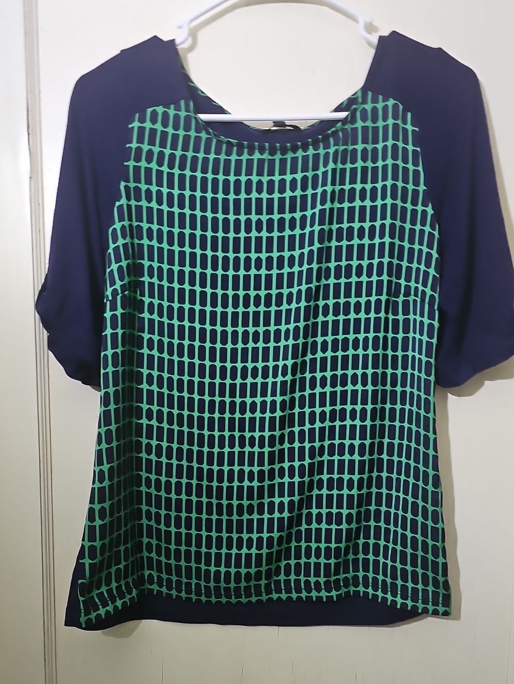 Women’s Navy and Teal Patterned Short-Sleeve Top
